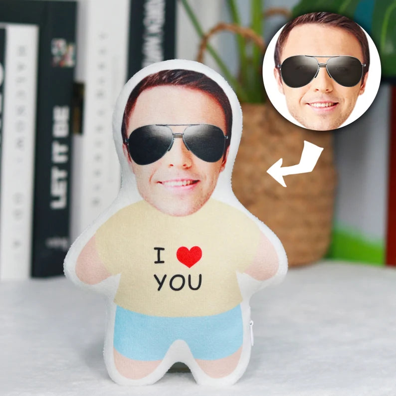 Cojín Personalizado Divertido - Mini-me Muñeco (Solo Cara con Silueta) - Tienda Mish!